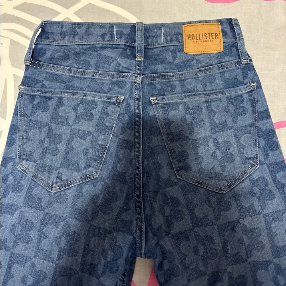 Hollister High-Rise Two-Tone Floral Vintage Flare Jeans